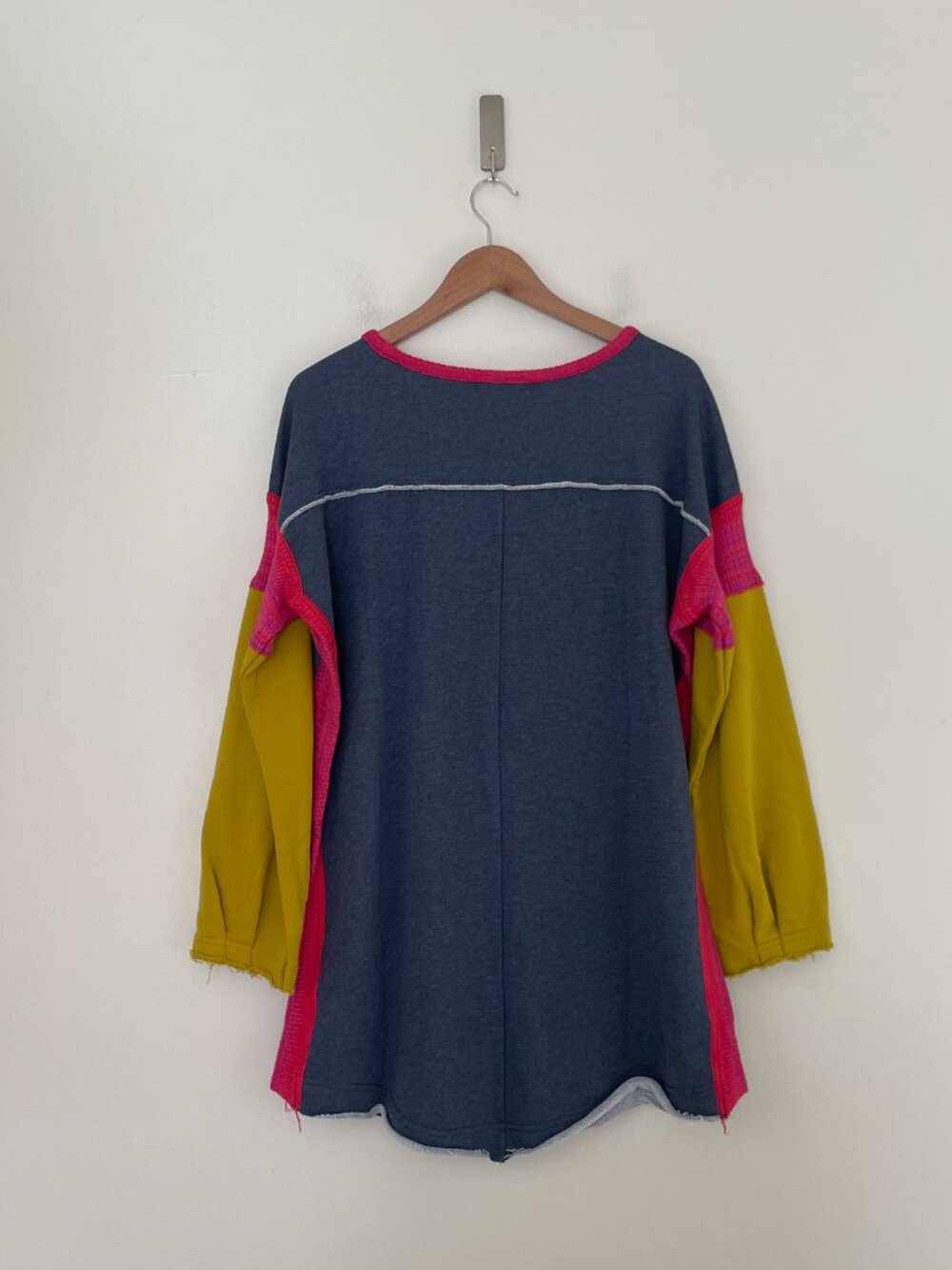 Natural Life Knit Trim Oversized Cotton Sweatshirt in Navy Size Medium - Picture 2 of 5